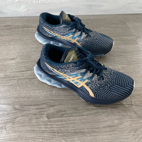 Asics Novablast 2 Navy and Gold Running Shoes - Picture 1 of 5